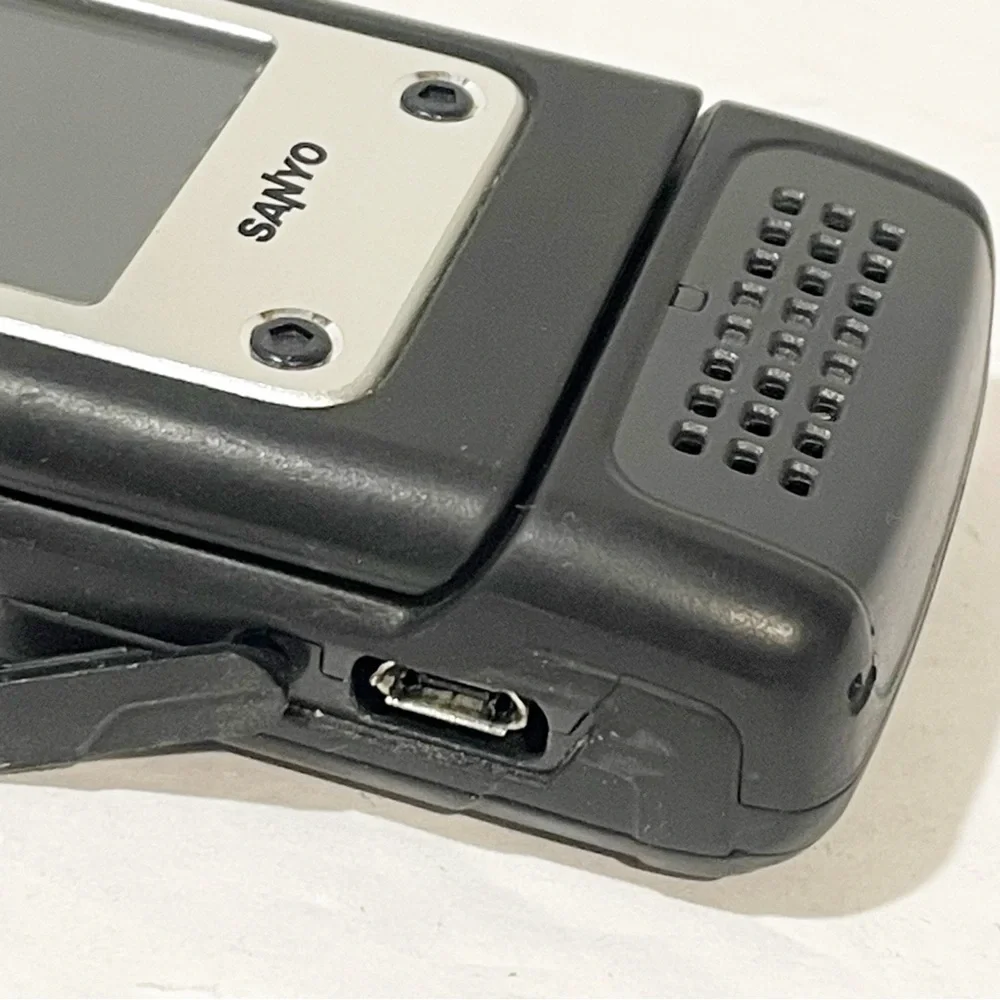 Sanyo Pro 700 A / Pro-700a‎ - Black and Silver Sprint Cellular Flip Phone